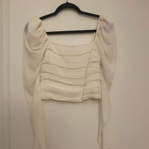 White abercrombie long sleeve crop top with puff sleeves